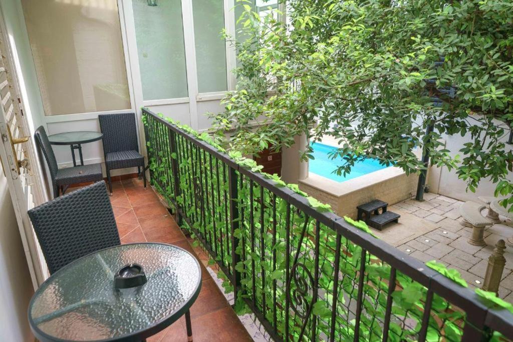 Heritage Residence In Center With Pool- Apartments 보디체 외부 사진