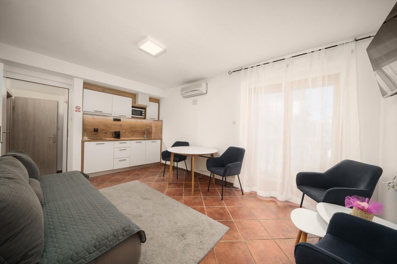Heritage Residence In Center With Pool- Apartments 보디체 외부 사진
