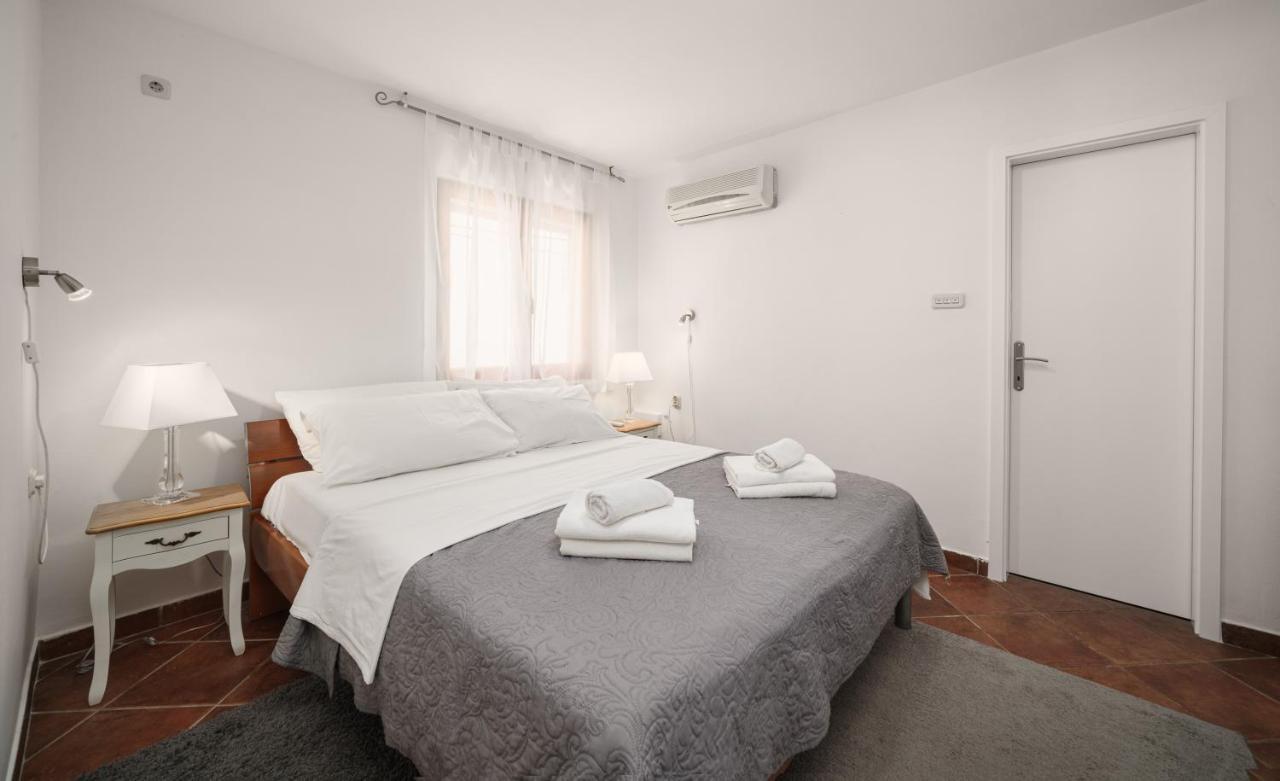 Heritage Residence In Center With Pool- Apartments 보디체 외부 사진